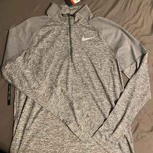 Men’s light, comfortable quarter zip